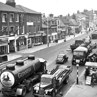 Dunstable Yesteryear: Road works jam in 1957