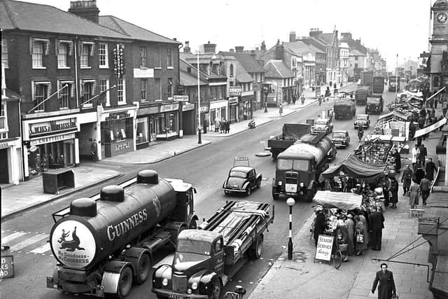 High Street North, Dunstable, in 1957.
