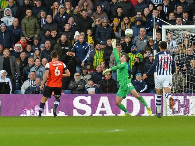 Although on the losing side, one of his most assured performances so far as its hopefully starting to click. Cleared his lines well, handling decisive and made two good saves, one in particular a fine tip over the bar.