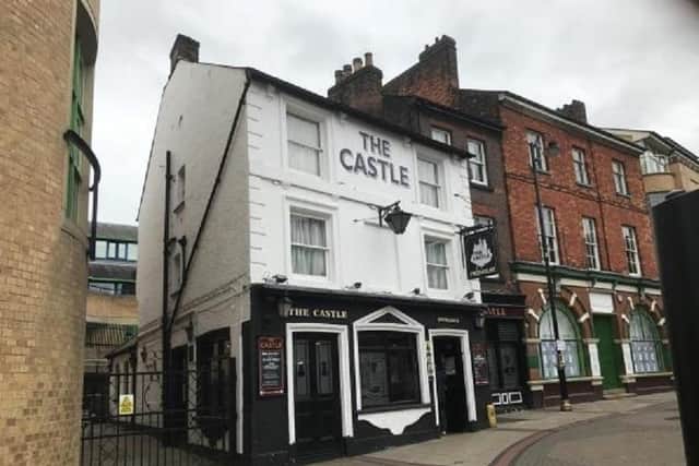 A group of Luton pubs led by the Castle Tavern wrote to the town's two MPs asking for theirsupport to end the 10pm curfew