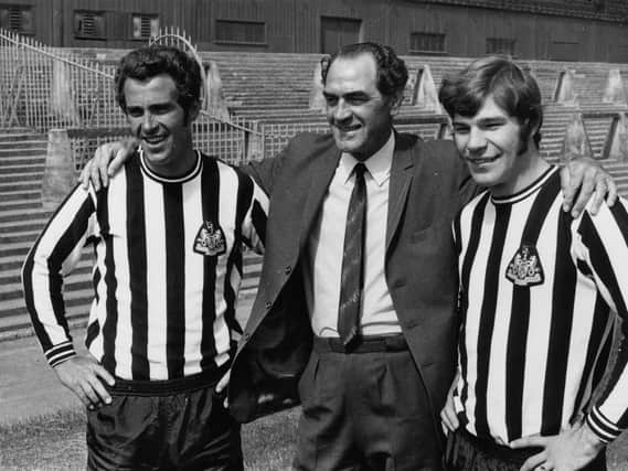 Malcom Maconald completes his move from Luton to Newcastle United back in 1969