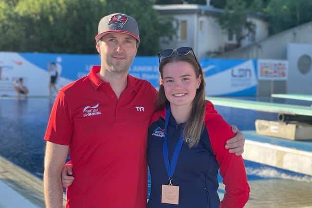 Luton Diving Club's Amy Rollinson with head coach Stephen Hewat