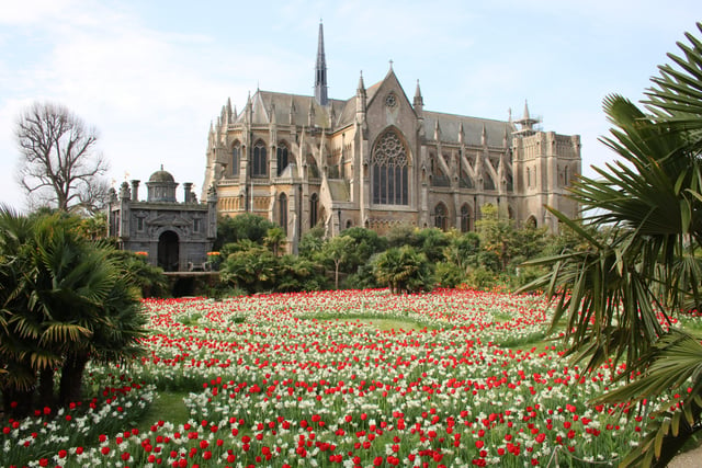 A labyrinth of tulips and narcissi at Arundel Castle in spring 2020