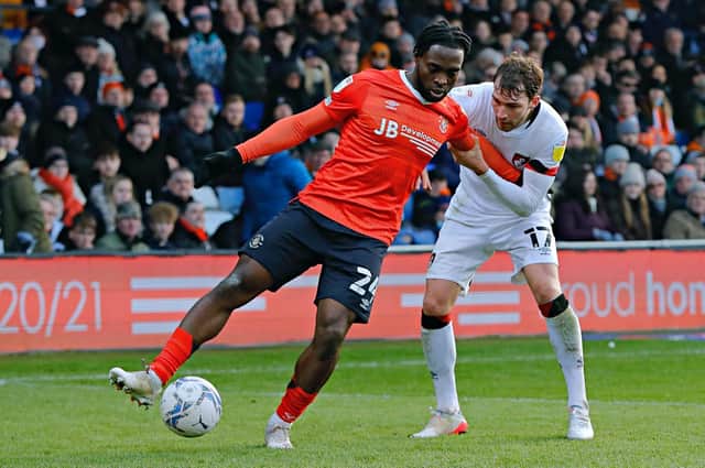 Fred Onyedinma takes on ex-Hatter Jack Stacey