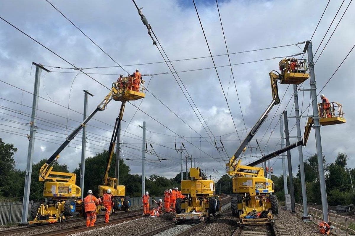 Luton Red Line Luton commuters warned of rail replacement services due to train line ...