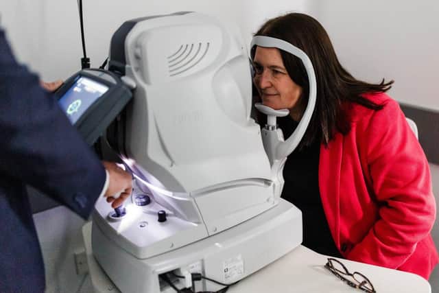 Rachel Hopkins having her OCT scan