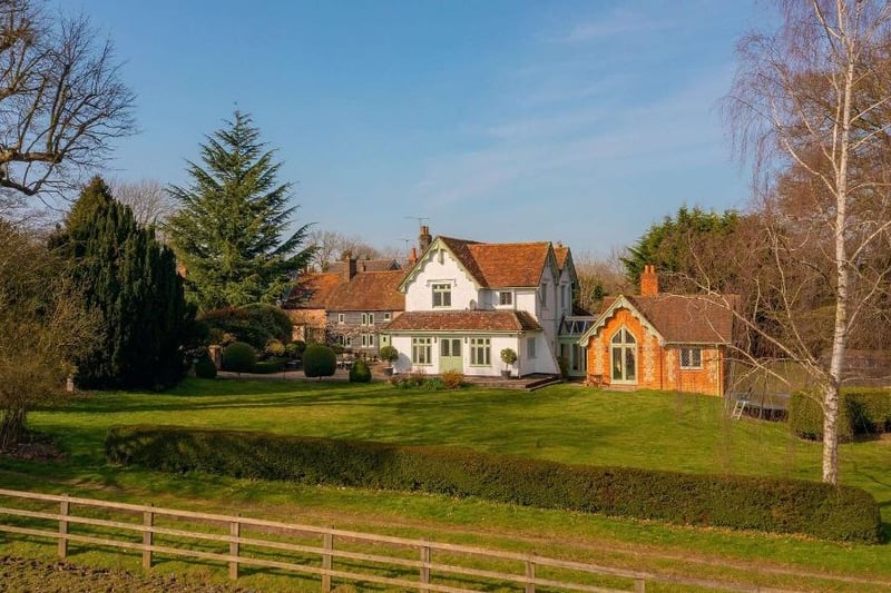 This country home is located in Kensworth, Dunstable.