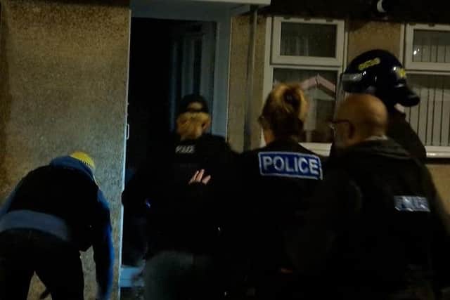Police raid houses in Luton