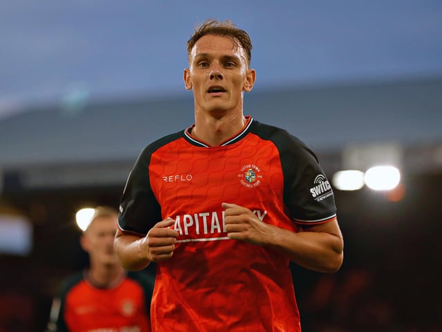 Went about his business in exactly the kind of professional manner that Bloomfield would have wanted when he signed him in the summer and made him captain. Experienced to snuff out the majority of Peterborough's attacks that came down his side which allowed Luton to keep their second successive clean sheet. Might have done better in the opening moments of the second half when he overlapped Alli but could only shoot into the side-netting, although as the game opened up, he had more space to advance forward and pick his passes.