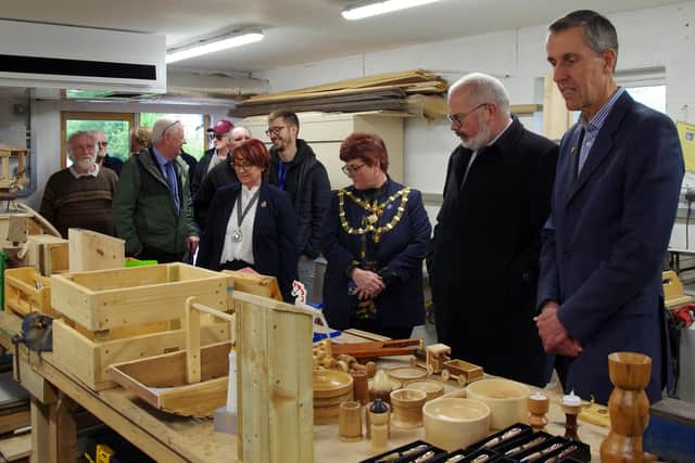 Dunstable Men in Sheds reopening, left to right: Cllr Peter Hollick; Head of Grounds & Environmental Services, John Crawley; Deputy Mayor Lisa Bird; Dunstable Mayor, Cllr Liz Jones; Town Clerk and Chief Executive Paul Hodson; South West Bedfordshire MP Andrew Selous