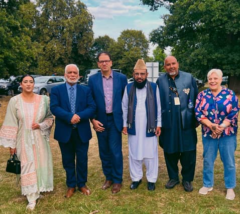 Left to right: Cllr Zainab Raja, Riaz Butt, Tahir Malik, Maulana Abdul Aziz Chisti Qazi (MBE), Mohammed Tariq from Inspire FM, and Chair of Luton Foodbank, Liz Stringer.