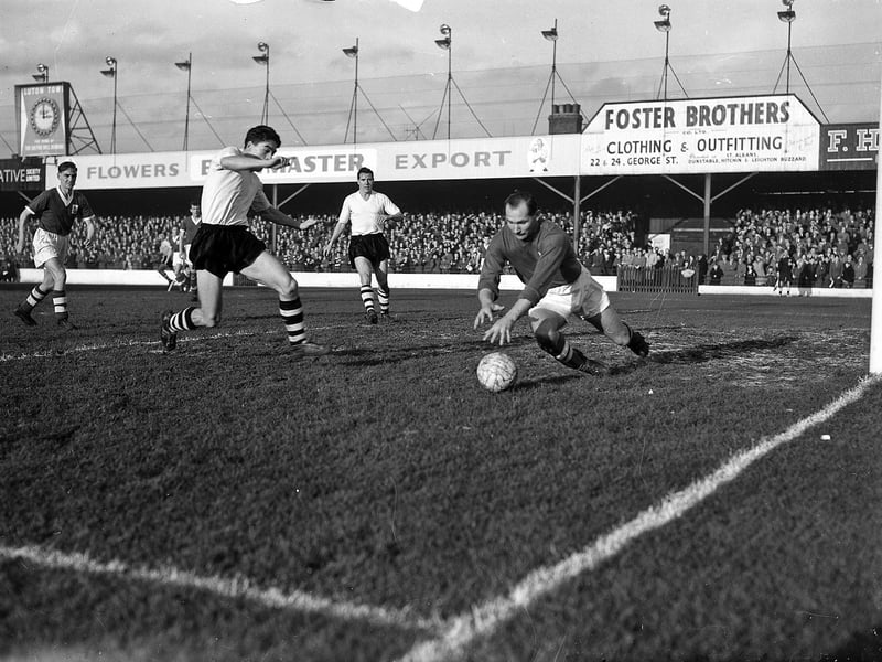 In what was now a common theme, Gordon Turner proved to the be main man as he netted from the penalty spot as Luton started the 1958-59 campaign by registering a point against the Baggies, with 24,425 in attendance.