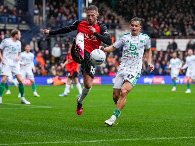 Another who was so, so good in following the gameplan set out by Wilshere to a tee, with the speed and willingness to press the Foxes' back-line exactly what was needed. Spun well to find Mendel for an early chance, before harassing Okoli into a mistake late in the first half, dispossessing the defender and playing a perfectly-weighted pass for Wells to take full advantage. Kept his shape well in the second period too, as didn't let Leicester's equaliser get him down, running forward to collect Andersen's long ball and begin the neat move that led to Marshall's winner.