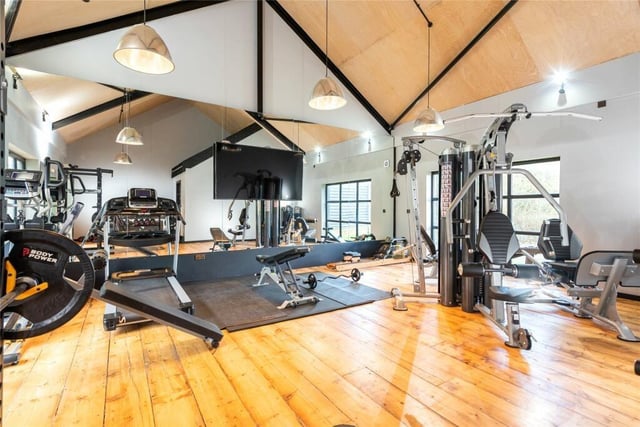 There is an equipped gymnasium in the property