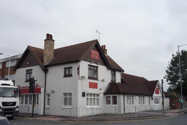 This pub is not to be mistaken for another Sugar Loaf in Luton, which is still open on New Town Street. This one on Leagrave High Street has since been turned into flats, after it closed, then reopened and shut for good ten years ago.
