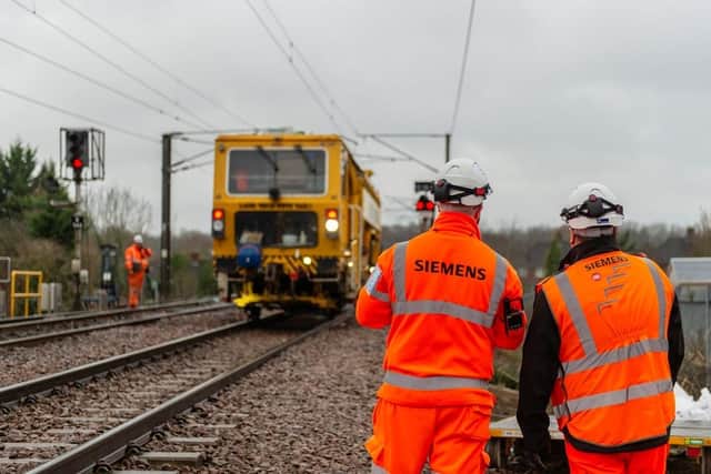 Engineers work on ECDP between Welwyn and Hitchin. Picture: Network Rail