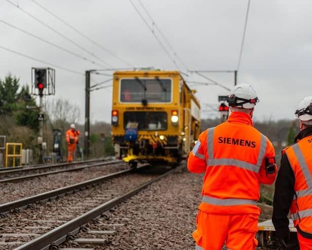 Engineers work on ECDP between Welwyn and Hitchin. Picture: Network Rail