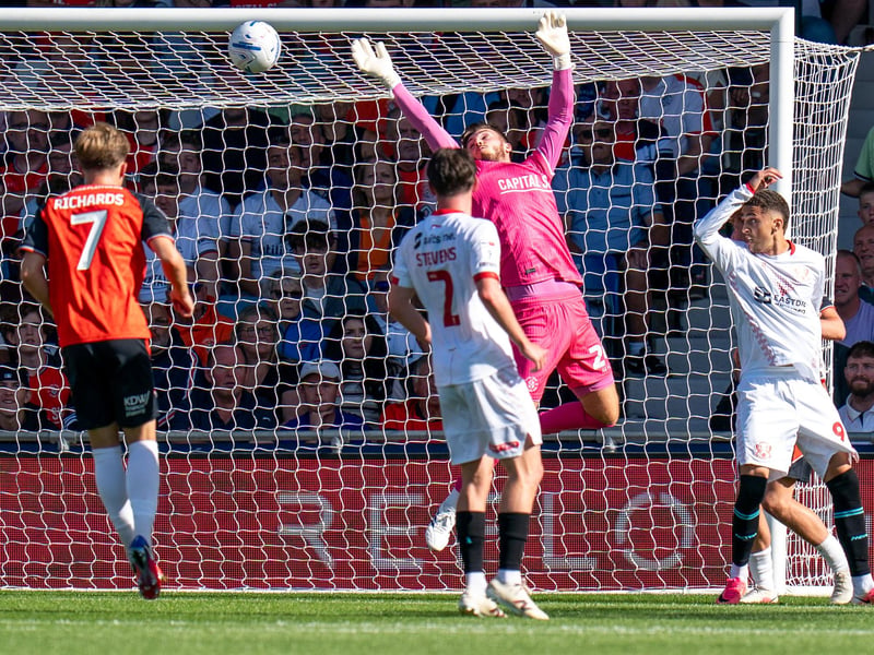 Wasn't seeing much action at all in the opening half an hour as the Hatters were dominating proceedings, only to then concede when Orient had their first shot on target, given little chance by big money summer signing Kabia's effort that flew in. That led to the visitors exerting some pressure in the latter stages of the first half, Mitchell shooting over, before the Irish international made an excellent save just before the break when El Mizouni left free in the area from a short corner routine, as he did superbly to stick out a right hand and divert away. Little to do after the break as well, although the O's did have one sight of goal late on, as he comfortably gathered Dobra's speculative attempt.