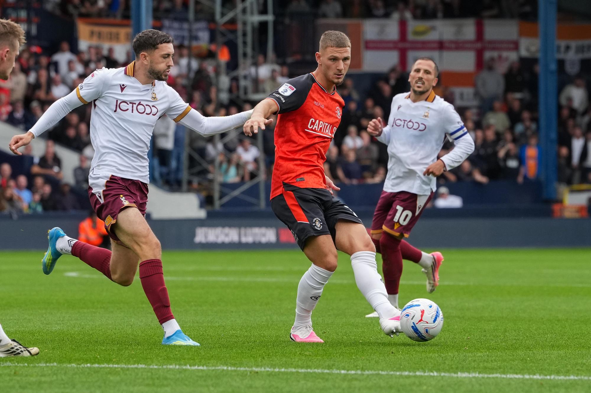 Wilshere likely to keep Donley deeper despite forward role for Northern ...