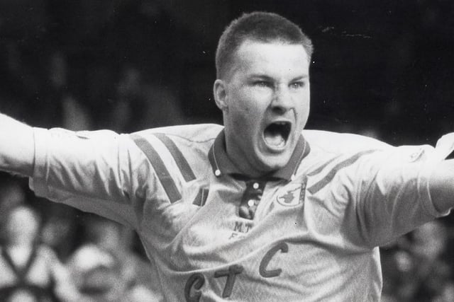 Greg Fee was a solid centre half. He had a spell on loan at Orient while at Sheffield Wednesday but signed for Mansfield in 1990 and over four rollercoaster years experienced a promotion sandwiched by two relegations.