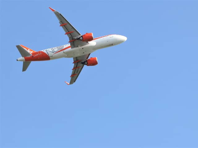 An easyJet Airbus A320Neo departs from London Luton Airport in Bedfordshire. Credit: Will Durrant/LDRS
