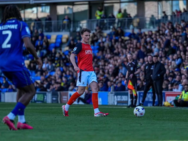 Like the rest of Luton's back-line, the skipper was solid all afternoon, able to shut down any threats that came down his side, with some good tackles, not losing a single duel all game. Didn't hang on to the ball for too long either, always looking forward, which allowed Town's attacking players plenty of time to do their thing. Made sure his team-mates got back on it following a slight dip after grabbing their second goal, as they hunted a third rather than sit on their lead. Played a key role in that too, doing well to win a high ball and then move infield to find Richards who played in Al-Hamadi. With the points in the bag, oozed confidence as the Hatters knocked the ball around with a swagger.