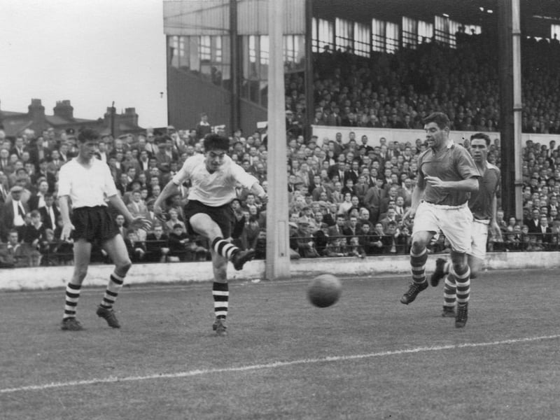 As he had done for the past two seasons, Gordon Turner was on target once more in Luton’s opening game of the campaign, scoring the only goal of the contest as Town edged out the Trotters on home soil.