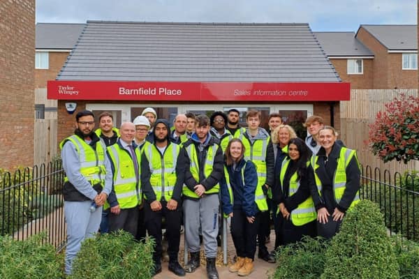Barnfield College students and staff at Taylor Wimpey's Barnfield Place development