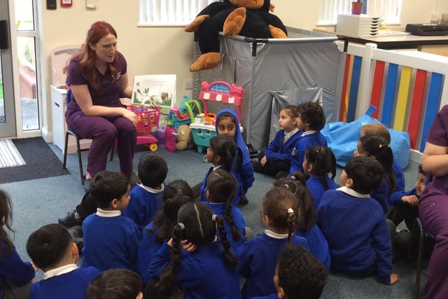 Foxdell school children learning about oral health with staff from Obex Denta
