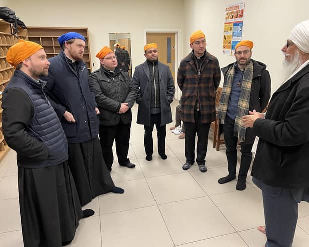Catholic Priests visited for the first time Guru Nanak Gurudwara (Dallow Road) Luton. Mr Jasbir Singh welcomed them all and gave them a brief intro to Sikh faith.