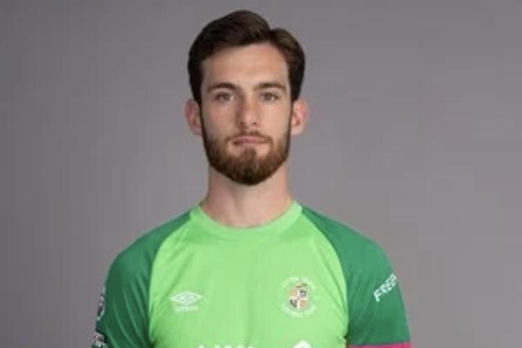 New deal for Luton keeper ahead of his loan move to Magpies