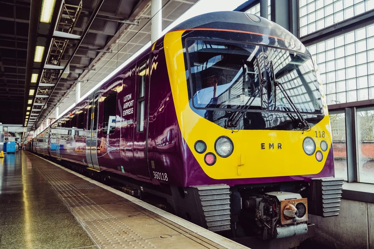 Luton Red Line Railway line between Luton and Bedford reopens after 'person hit by train'