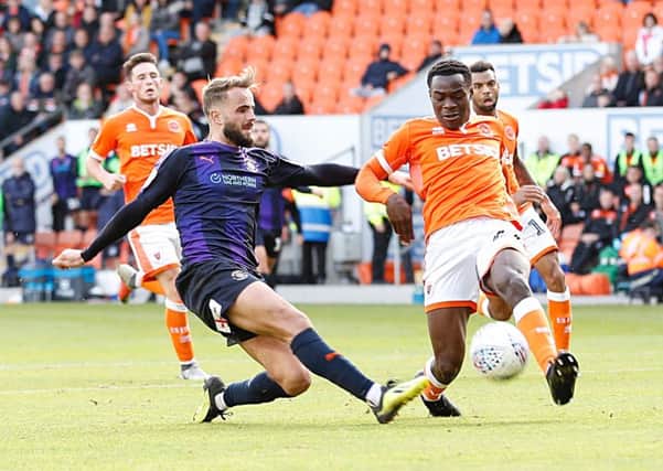 Andrew Shinnie goes close against Blackpool
