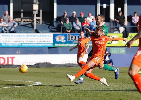 Andrew?Shinnie of Luton Town with a shot on goal during the Sky Bet League 1 match between Luton Town and Coventry City at Kenilworth Road, Luton, England on 24 February 2019. Photo by Liam Smith.