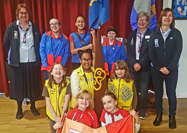 Bedfordshire Girl Guides, Brownies and Rainbows.