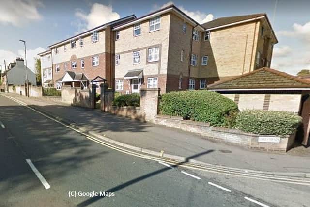 Old bedford road at the junction with Earls Meade. Photo from Google Maps