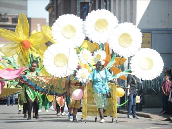 Parade at Luton Carnival      [archive]