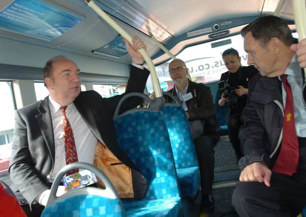 L13-1132    24/9/13   MBLN
Opening of the Luton to Dunstable Busway by Transport Minister Norman Baker and also pix of Minister at the site of the inner-ring road in Luton town centre.
wk 39 CP JX