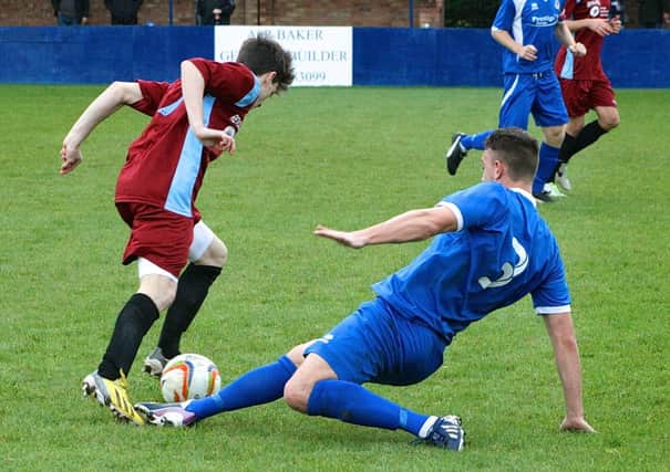 Barton Rovers v Rugby Town. Photos by Darrell Thornton. wk 43.