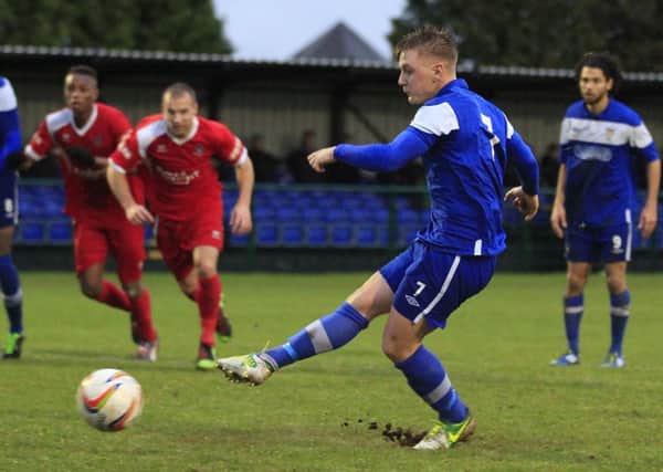 Dunstable Town v Northwood. Photo by Liam Smith. wk 52.