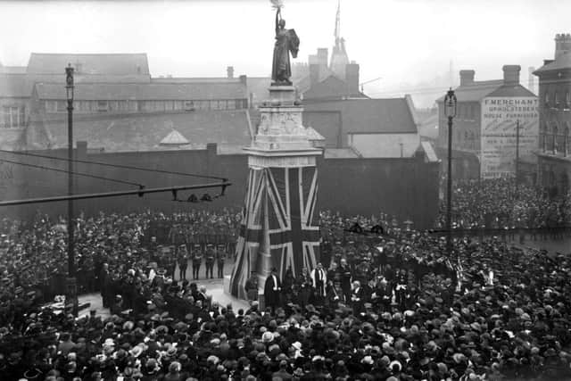Luton War Memorial unveiling in 1922