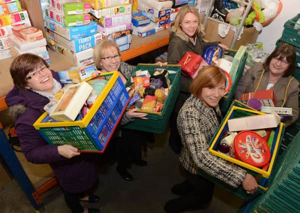 Weight Watchers donate to Luton Foodbank