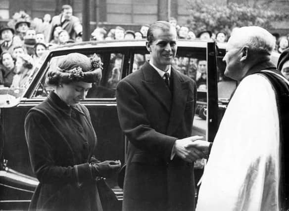 The Queen and Duke arrive at Luton Parish Church