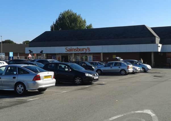 Aysha Glasford made her threat outside Sainsbury's on Dunstable Road