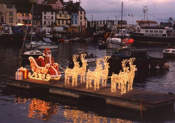 A Christmas pont in Brixham created by Lamps & Tubes Illuminations Ltd