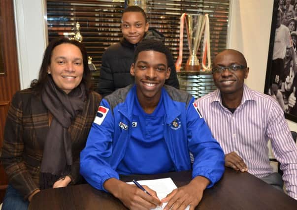 Tyreeq Bakinson signs his first professional Luton Town contract