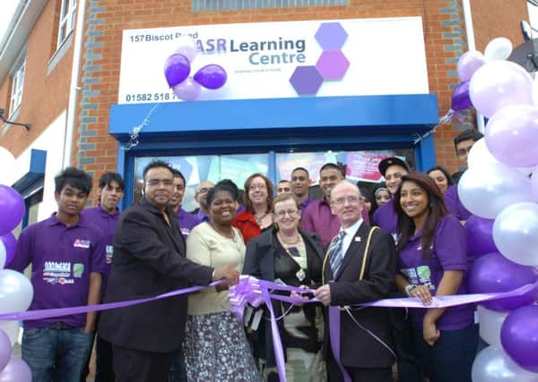 L12-531  26/4/12
ASR Learning Centre, (Actively Strengthening Resources) new project in Biscot Road, Luton.
The Mayor of Luton cllr Don Worlding cut the ribbon.
wk 18 SAS JX ENGPNL00120120427161433